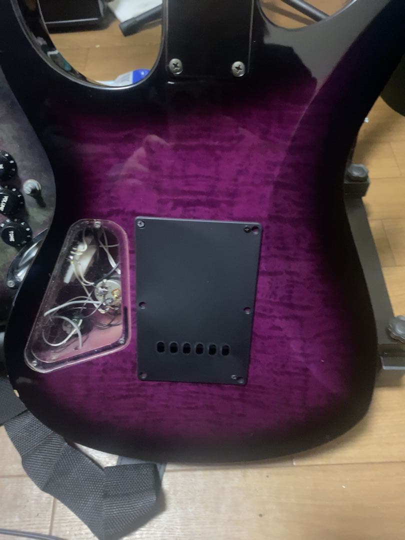 FERNANDES パープルエレキギター　弦エリクサーに交換済み。最終値下げ！