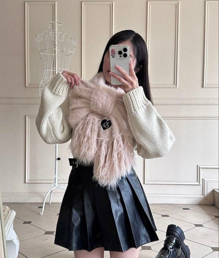 epine Éé mohair fringe muffler