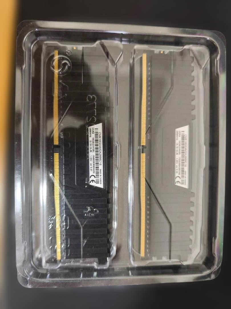 メモリー CORSAIR Vengeance DDR4 16GB(2X8)