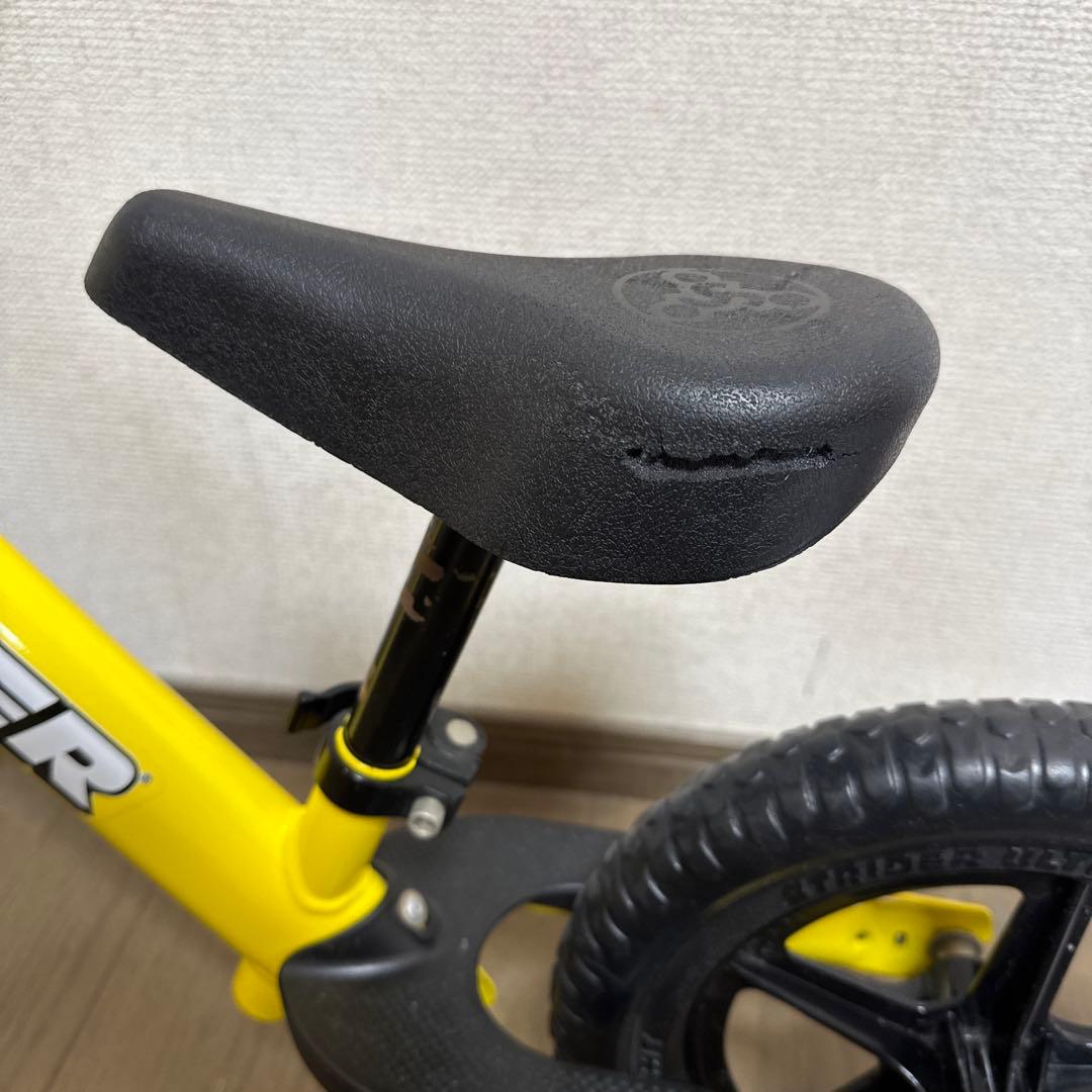 正規品　ストライダー スポーツモデル 黄色　イエロー　バランスバイク