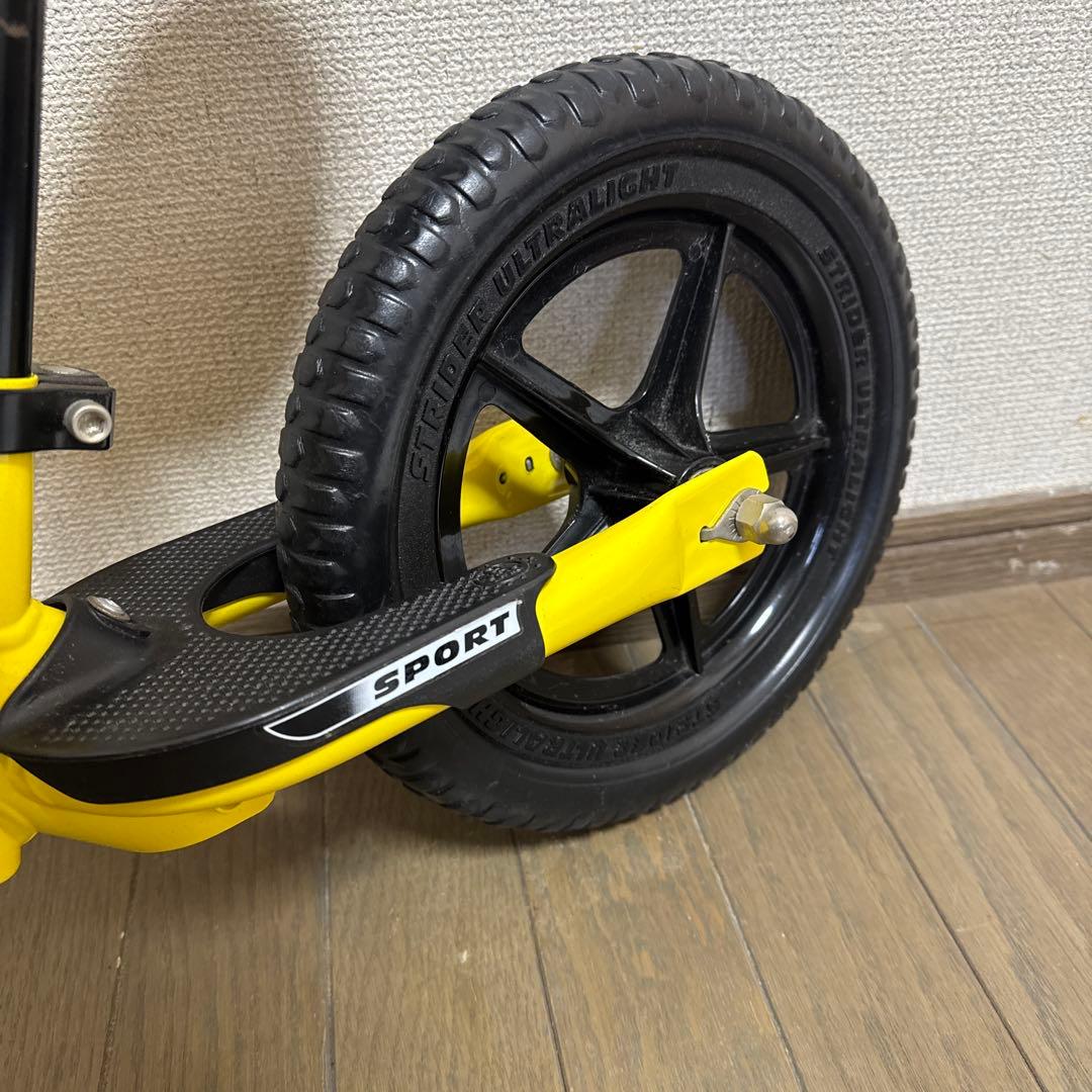 正規品　ストライダー スポーツモデル 黄色　イエロー　バランスバイク