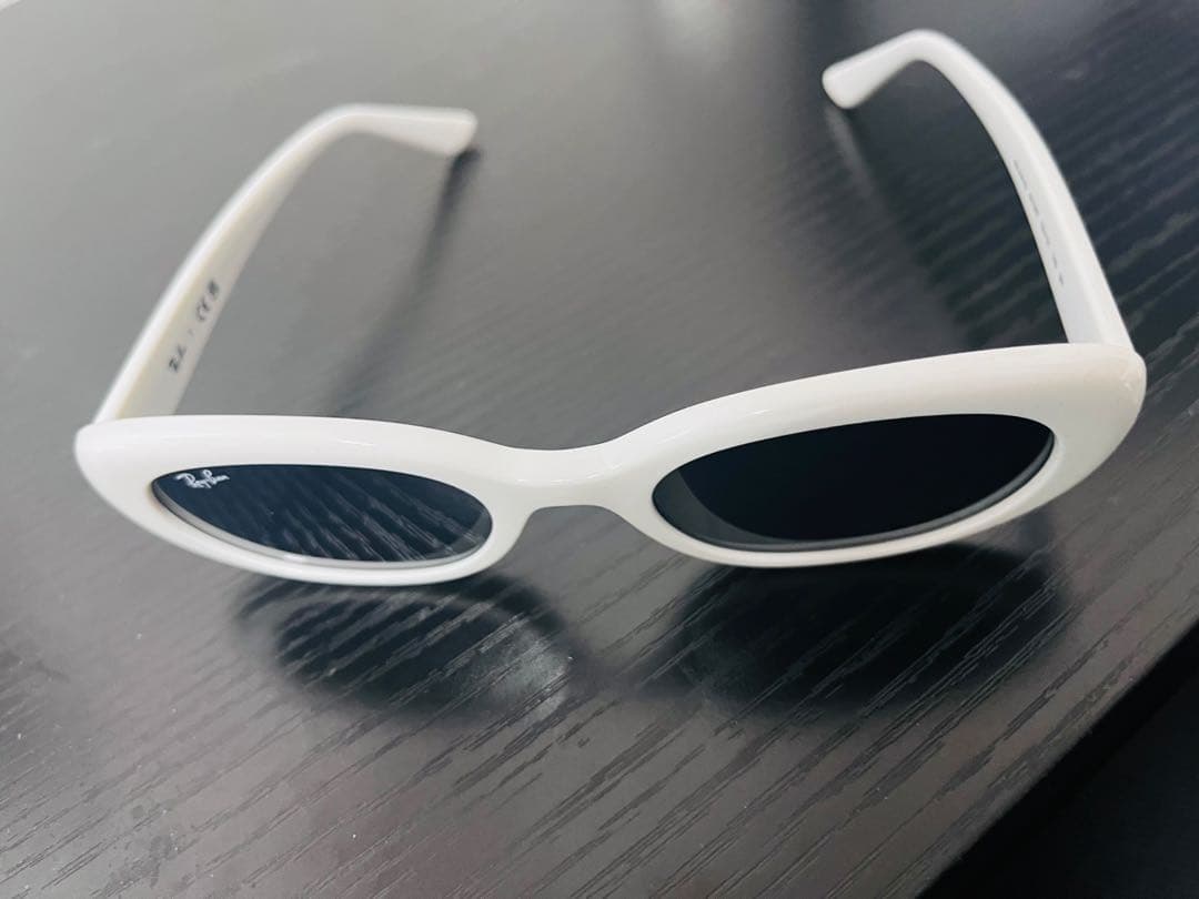 Ray-Ban RB 4441D ホワイトサングラス