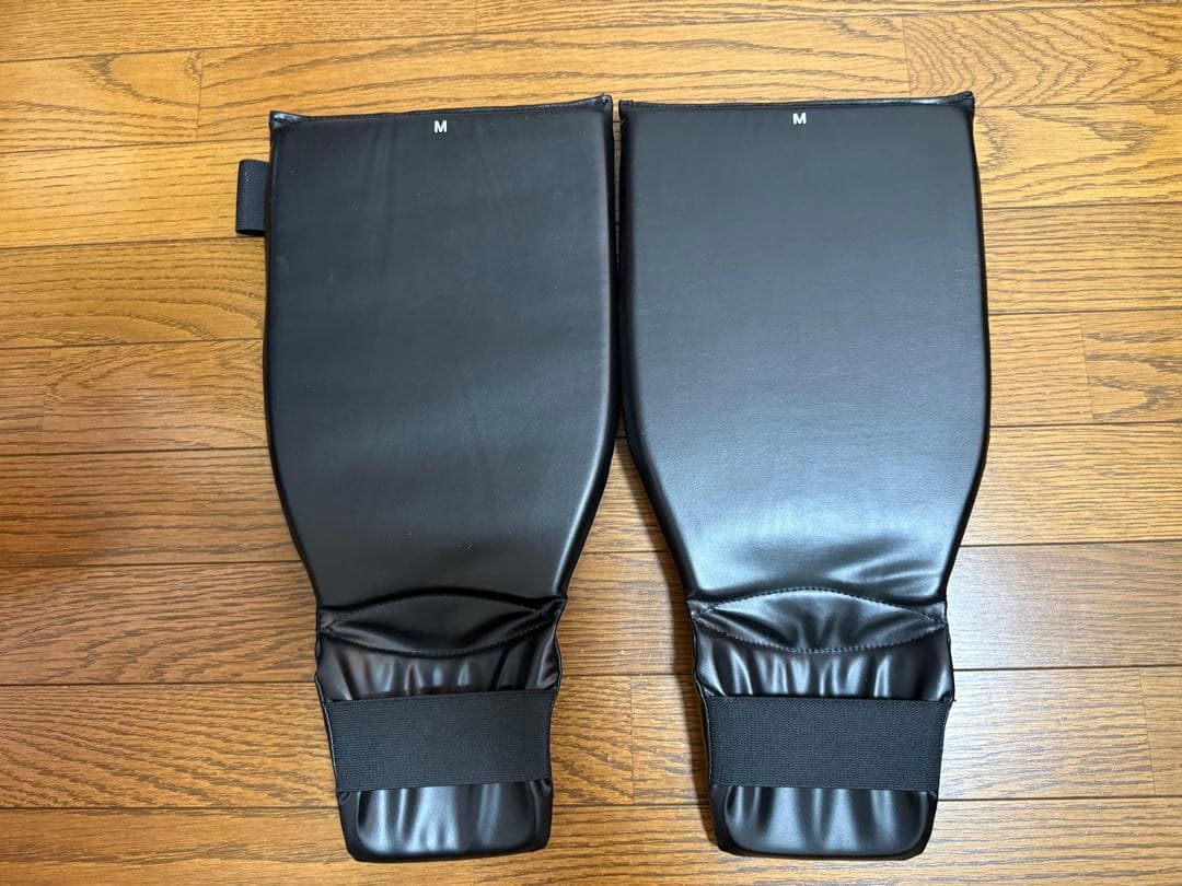 WINDY キックボクシング レガース Mサイズ