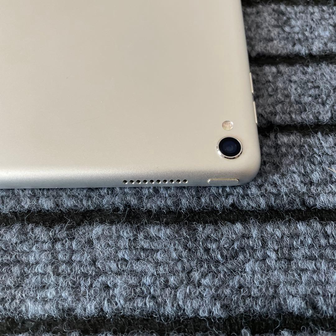 46 iPad Pro 12.9 2世代 64GB Wi-Fi シルバー