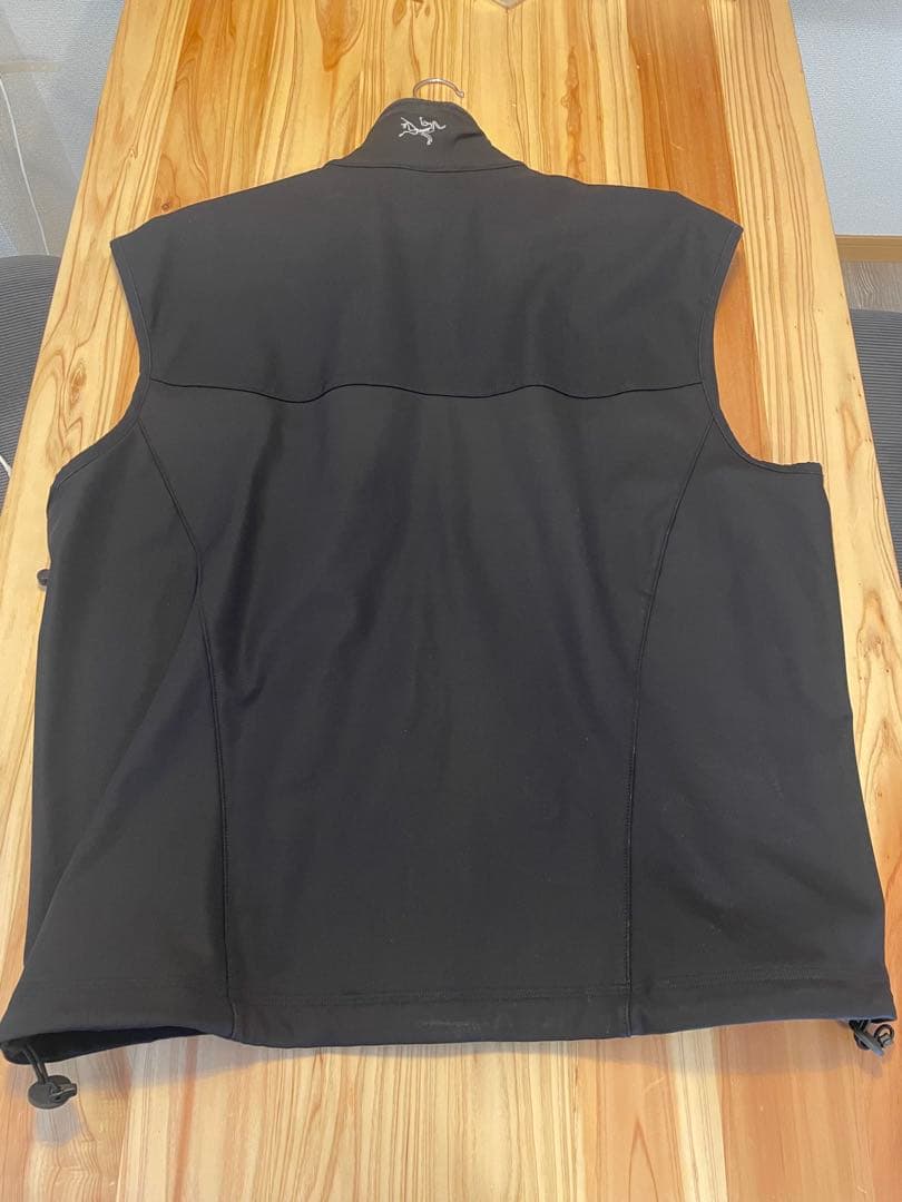 s*】様 Arc'teryx ブラック ベスト　美品