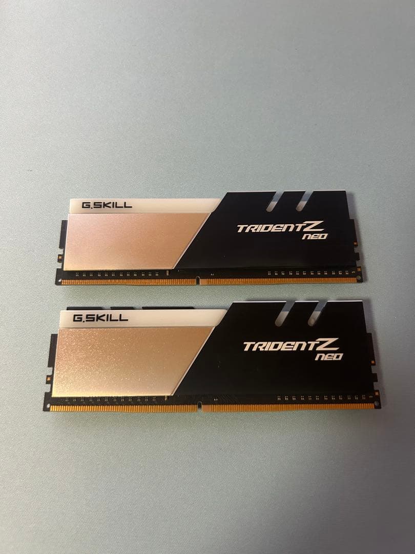 メモリー G.SKILL DDR4-3200 16GB TRIDENT Z NEO