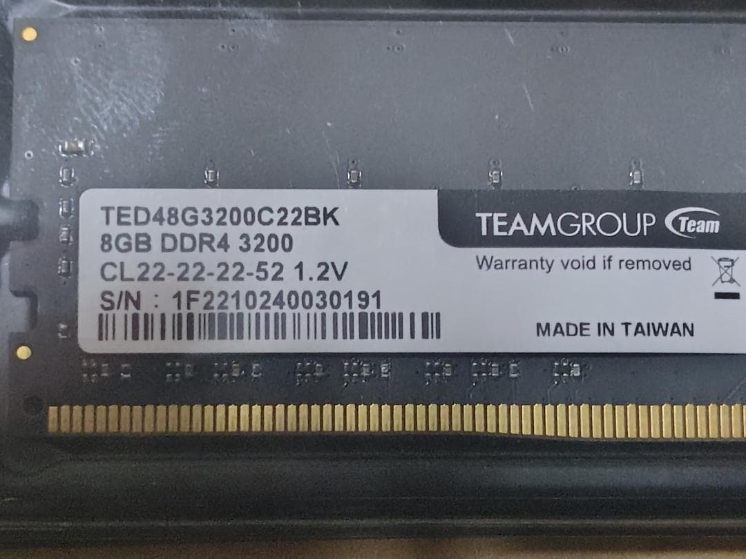 【中古】メモリ TEAMGROUP TED48G3200C22BK ２枚セット