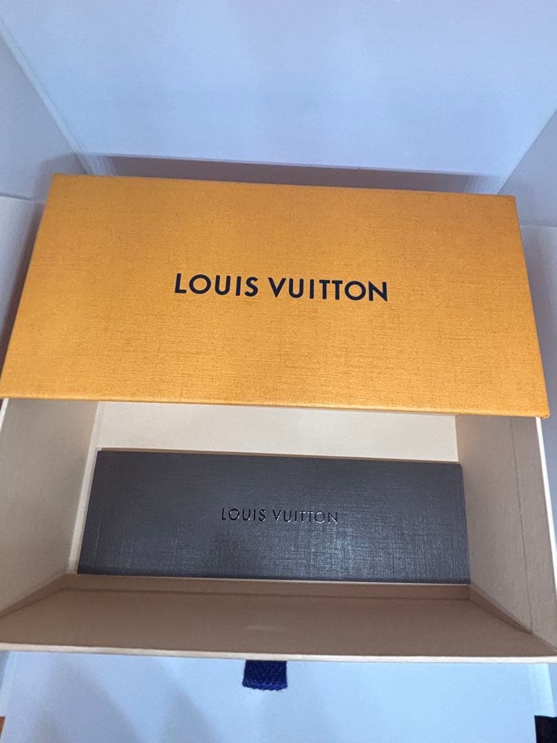 LOUIS VUITTON ルイヴィトン サングラス キャットアイ Z00510