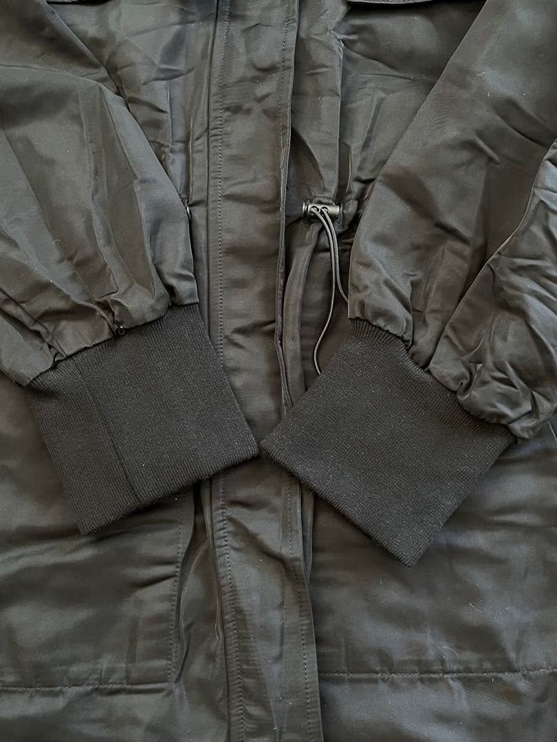 【タグ未使用】SUM1 STYLEスミ スタイル 襟付き2WAY馬刺繍コート 黒