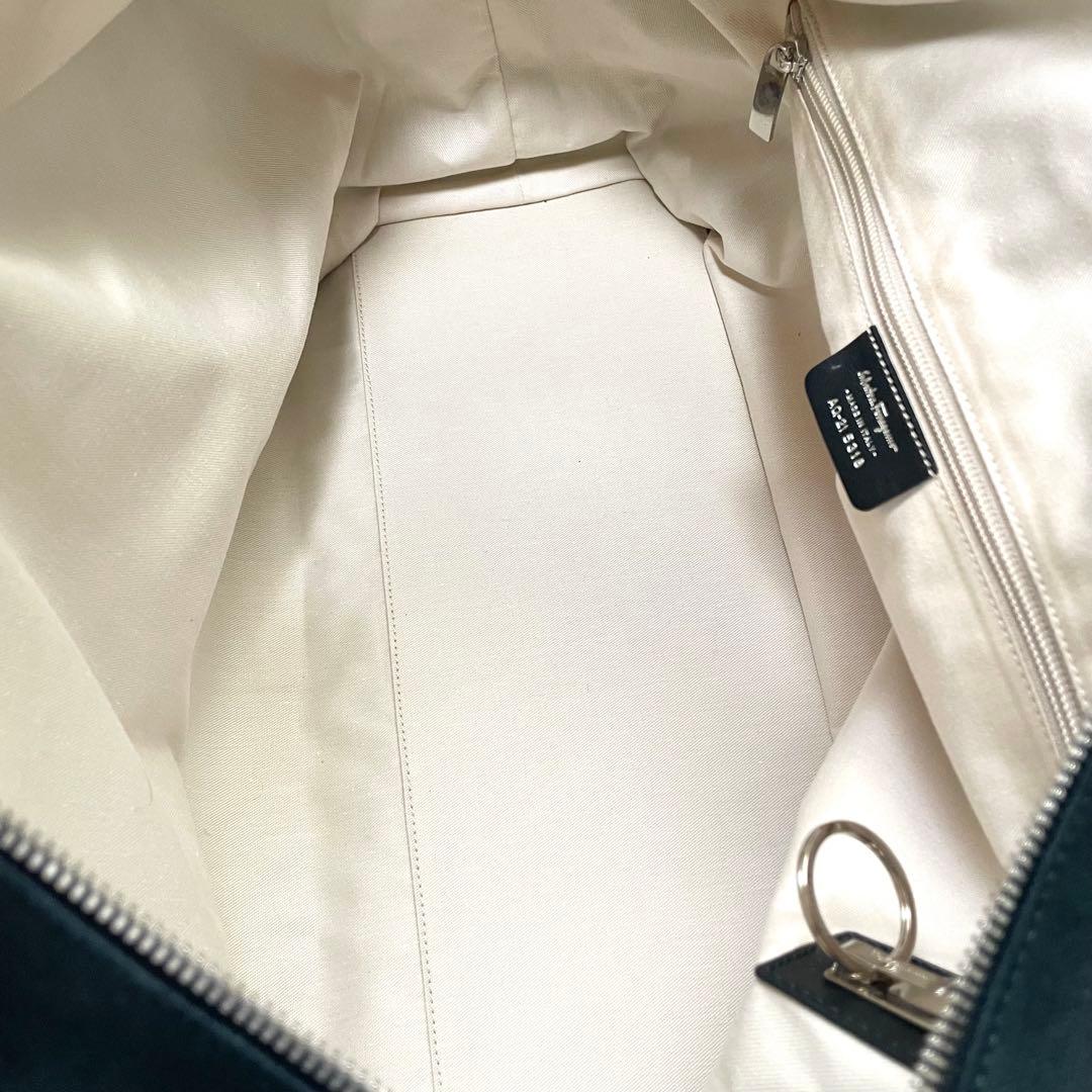 Salvatore Ferragamo ボストンバッグ 旅行バッグ　ブラック