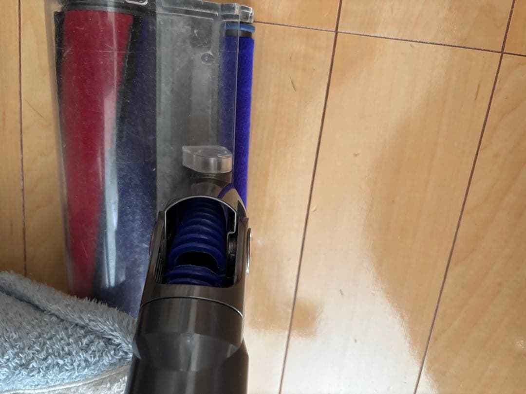 Dyson DC74 V6 fluffy コードレス ハンディ掃除機