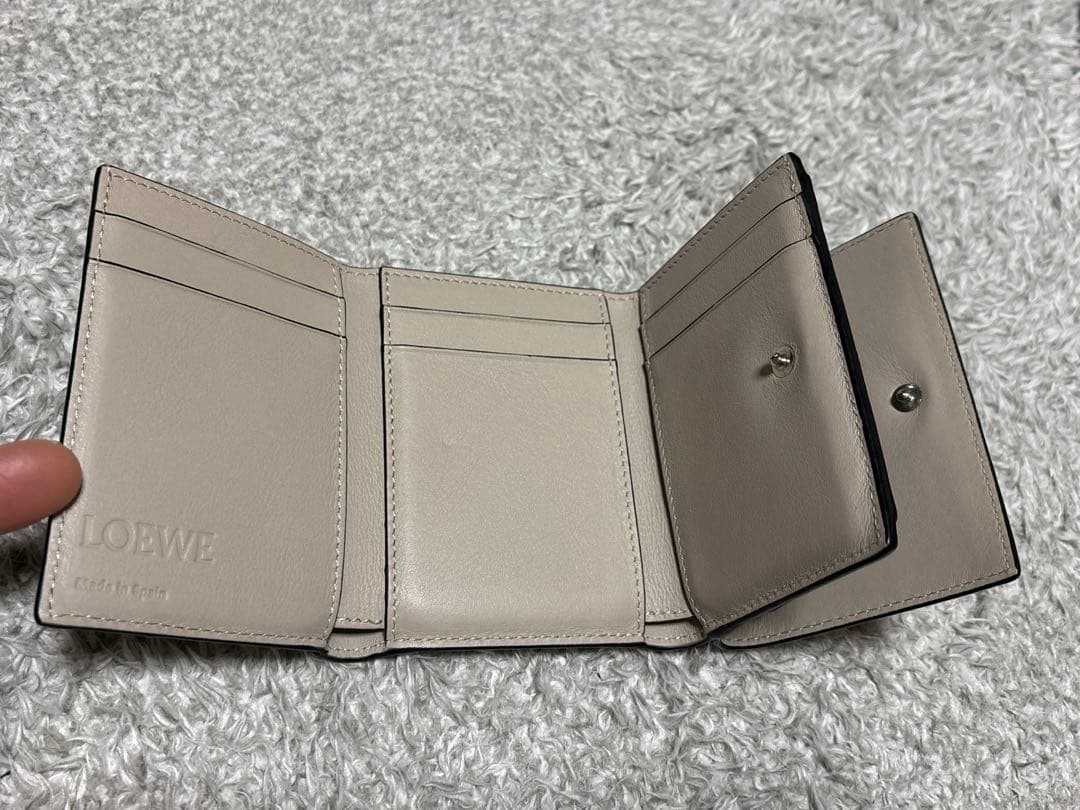 【⭐︎美ら海⭐︎】 LOEWE トライフォールドウォレット　ローズマリー