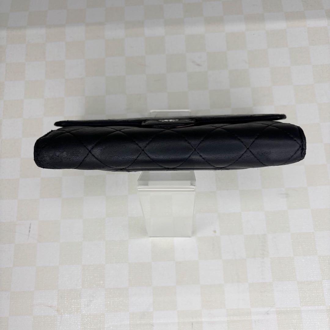 CHANEL シャネル　財布　二つ折り　M001