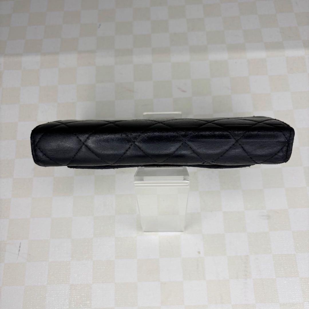 CHANEL シャネル　財布　二つ折り　M001