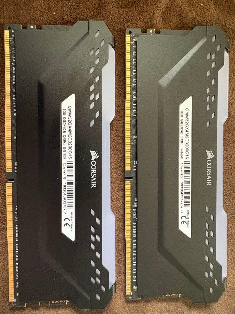 メモリー CORSAIR VENGEANCE RGB PRO 32GB DDR4