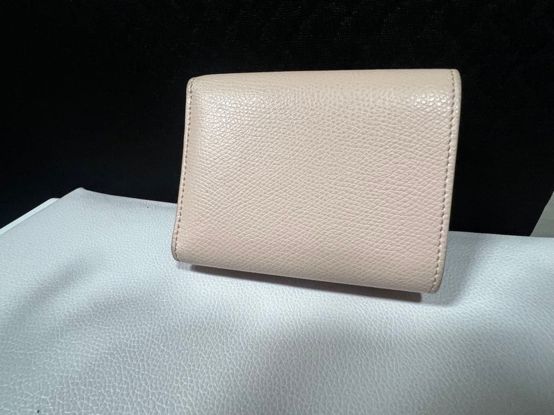 Fendi ベージュ フラップ財布