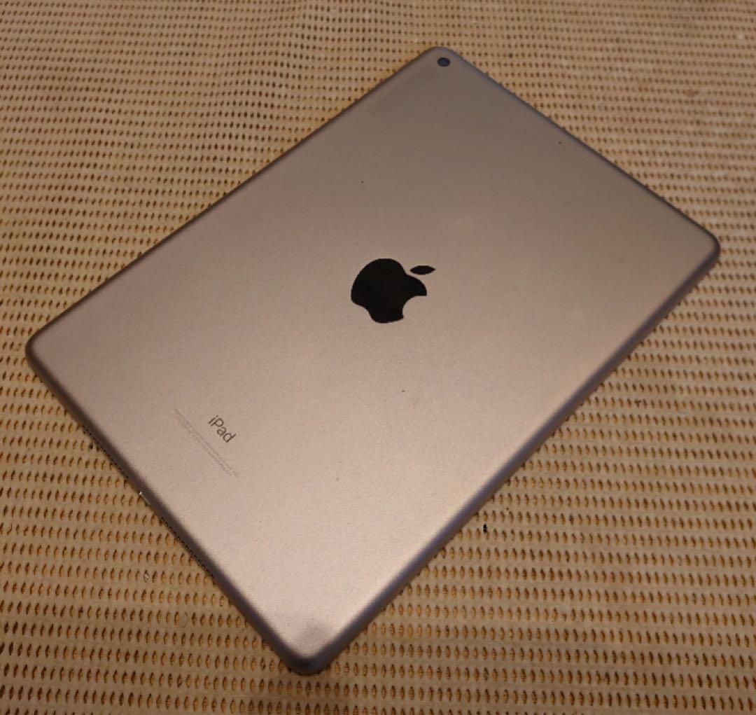 完動品iPad第5世代(A1822)本体32GBグレイ送料込DHLF9