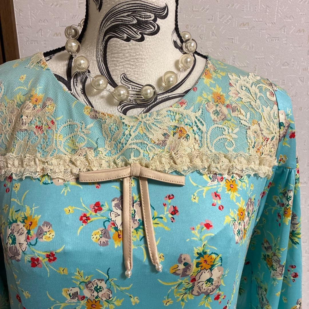 スーパービューティー☆44☆新品タグ付きレース使いの花柄ワンピース