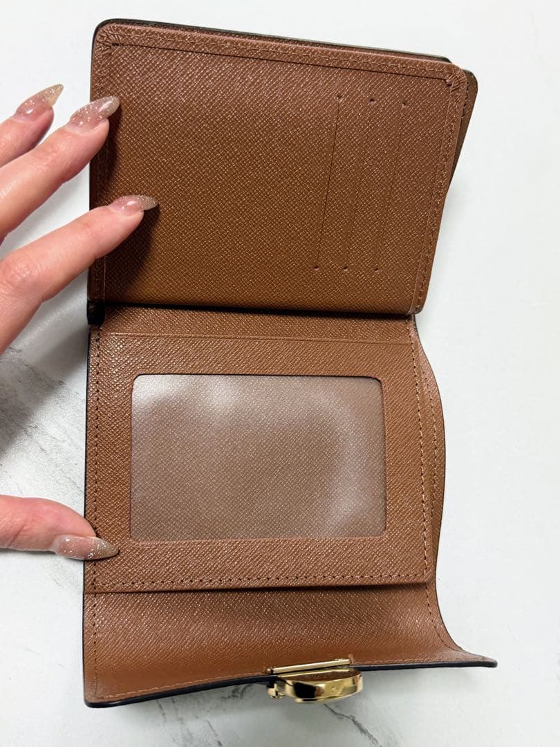 【1点限り】LOUIS VUITTON 二つ折り財布 ブラウン