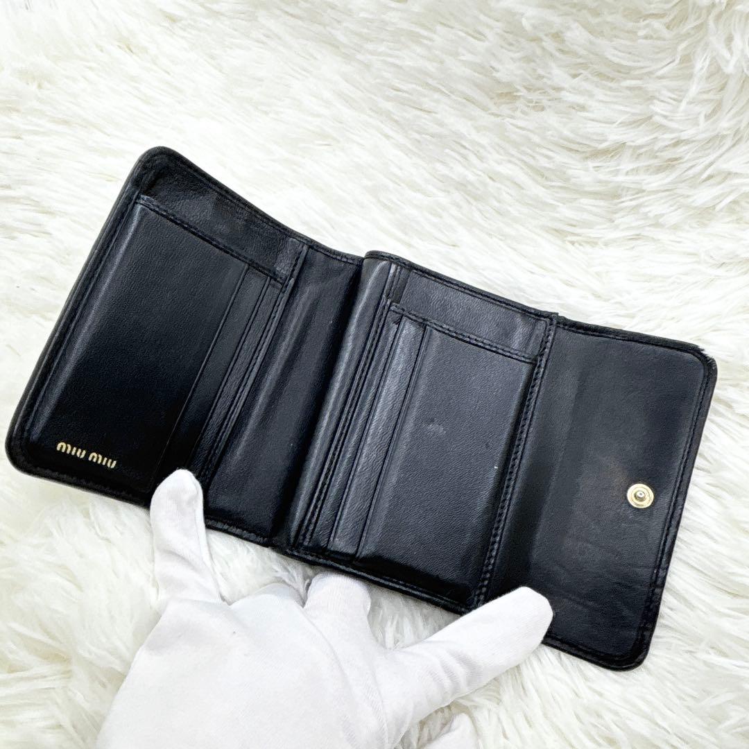 大人気♡miumiu マテラッセ 折り財布 コンパクト 黒