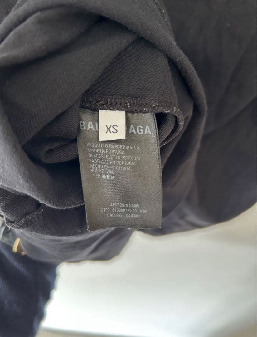 【週末限定価格】BALENCIAGA ワンポイントロゴTシャツ　訳あり品