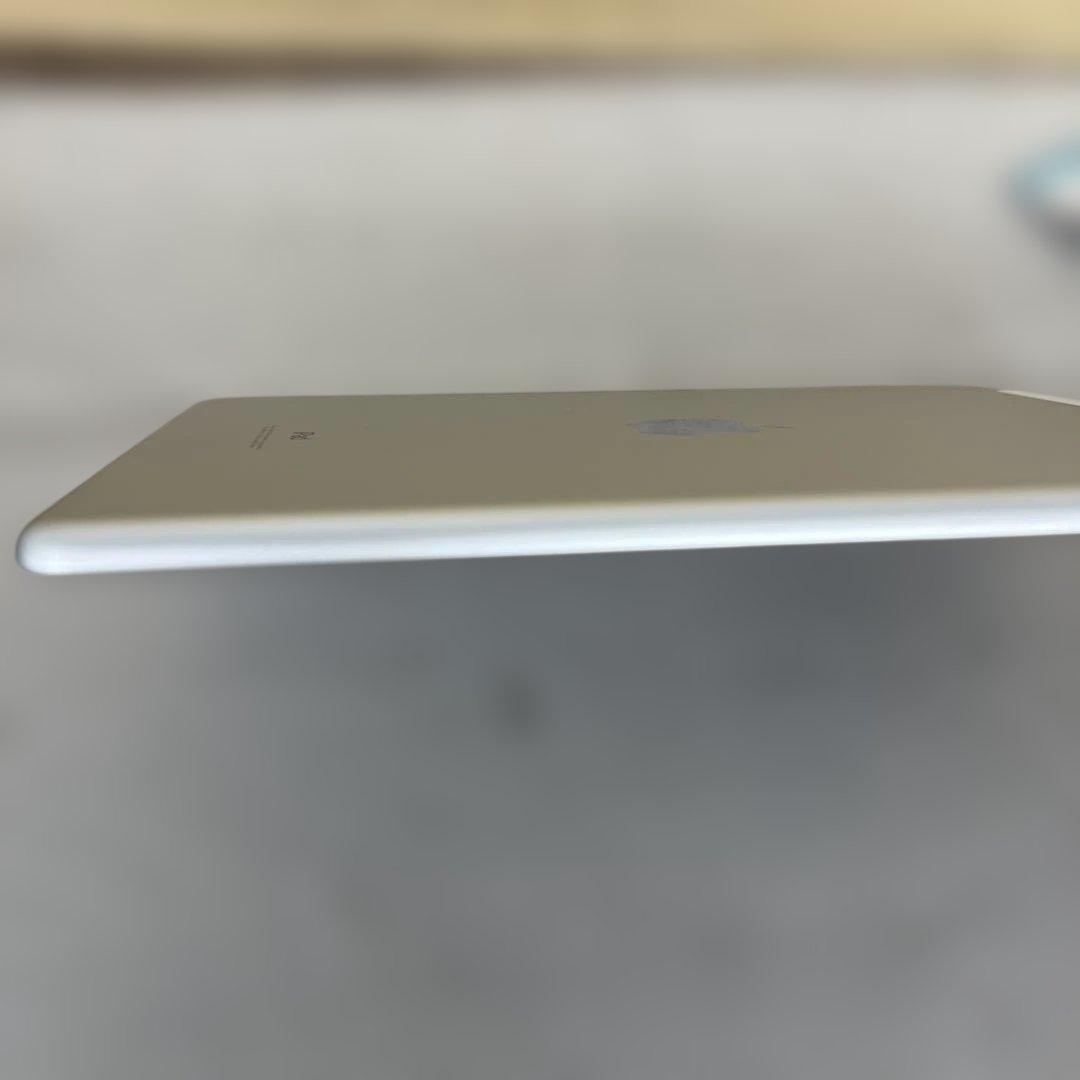 603080 iPad第６世代Wi-Fi + Cellular 32GB