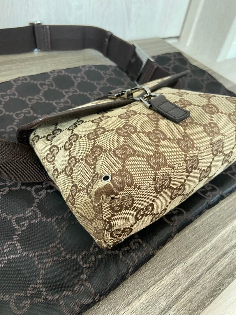GUCCI ボディバッグ　ショルダーバッグ　GG柄　キャンバス　レザー　ベージュ