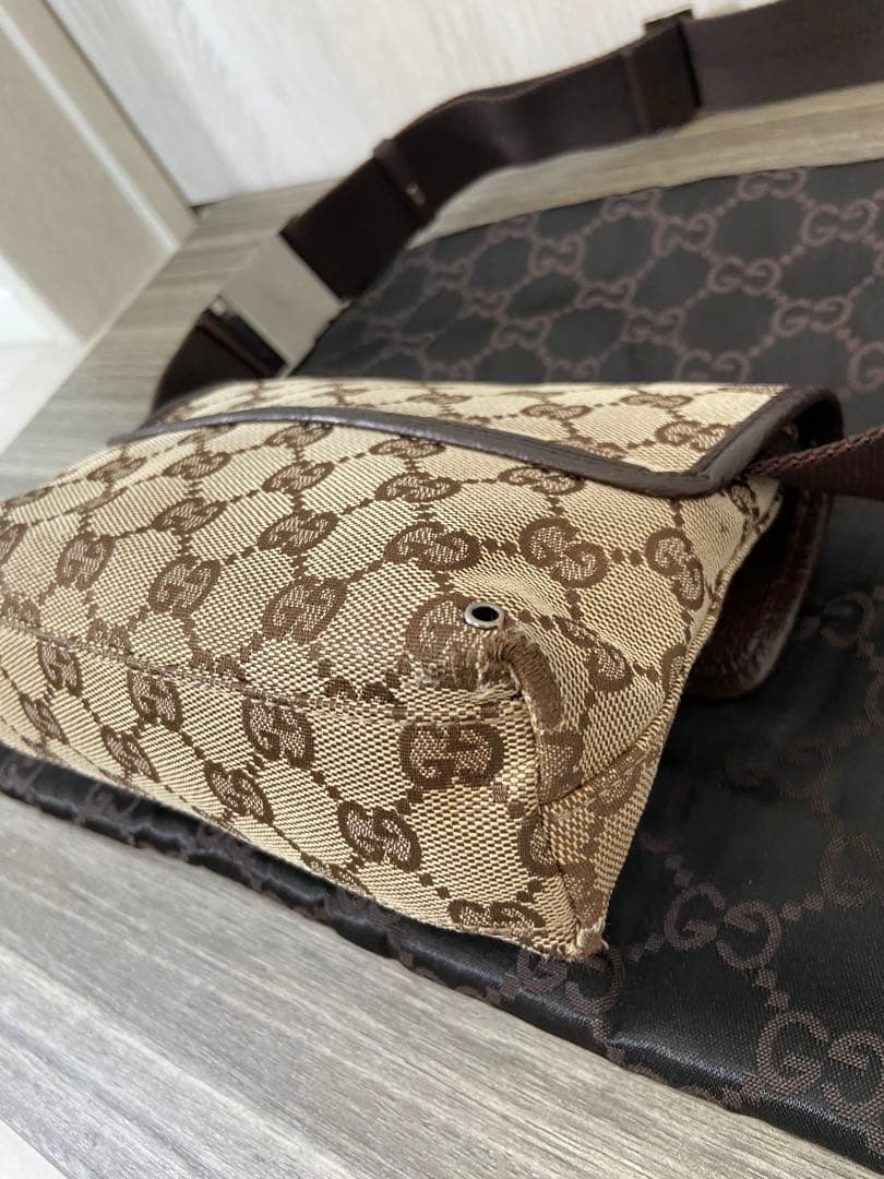 GUCCI ボディバッグ　ショルダーバッグ　GG柄　キャンバス　レザー　ベージュ