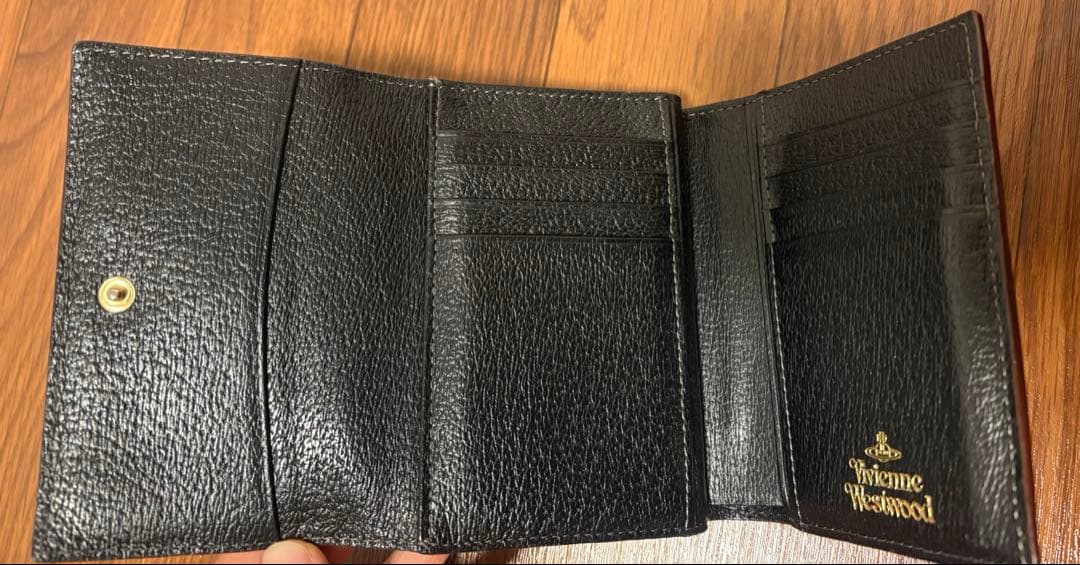 レザー 3つ折財布 黒 ゴールド装飾