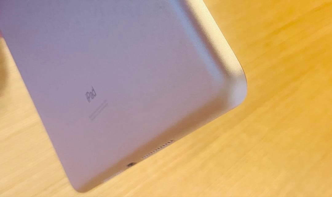 ②iPad　本体　第7世代　128GB　WiFi+Cellularモデル　箱付き
