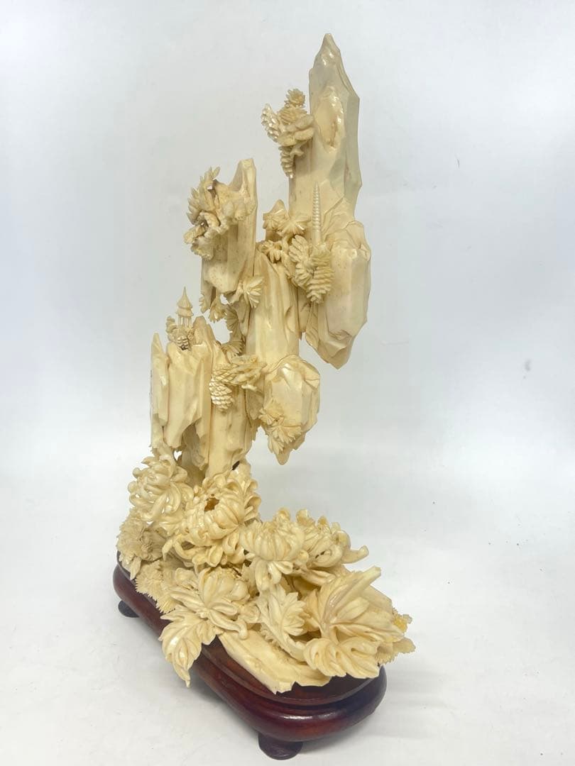 極上彫刻　山子、マンモス？骨？鯨歯？ 重さ/1803g