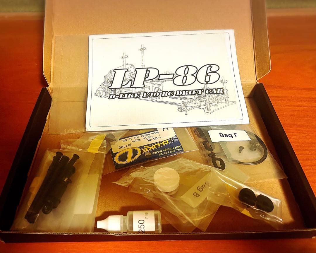 LP-86新品組立済シャーシ+AE86ボディ付