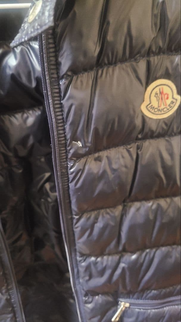 Moncler ネイビー ダウンベスト