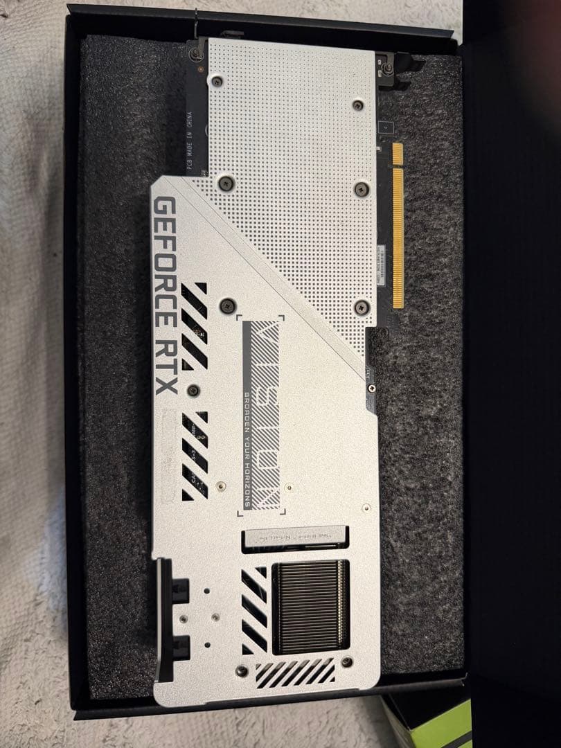 グラフィックボード・グラボ・ビデオカード gigabyte GeForce RTX 3080 vision