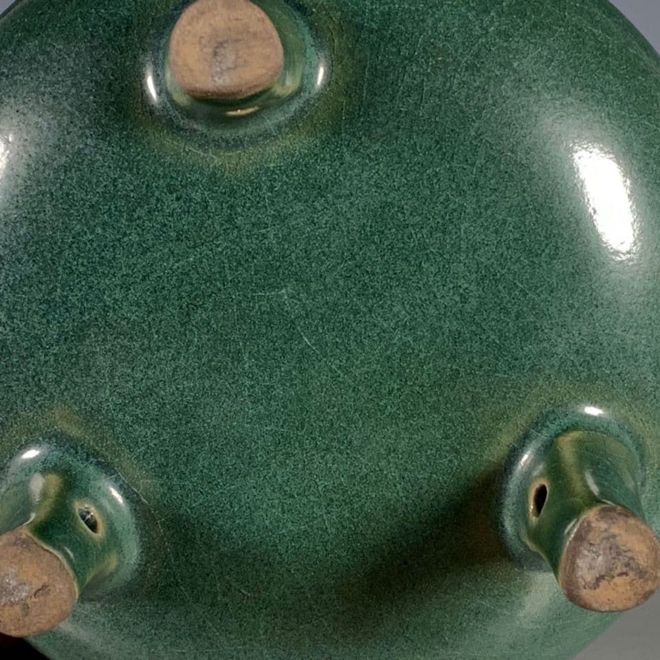 青磁満開片弦紋三足双耳香炉  装飾品 現代工芸品  美術品 置物