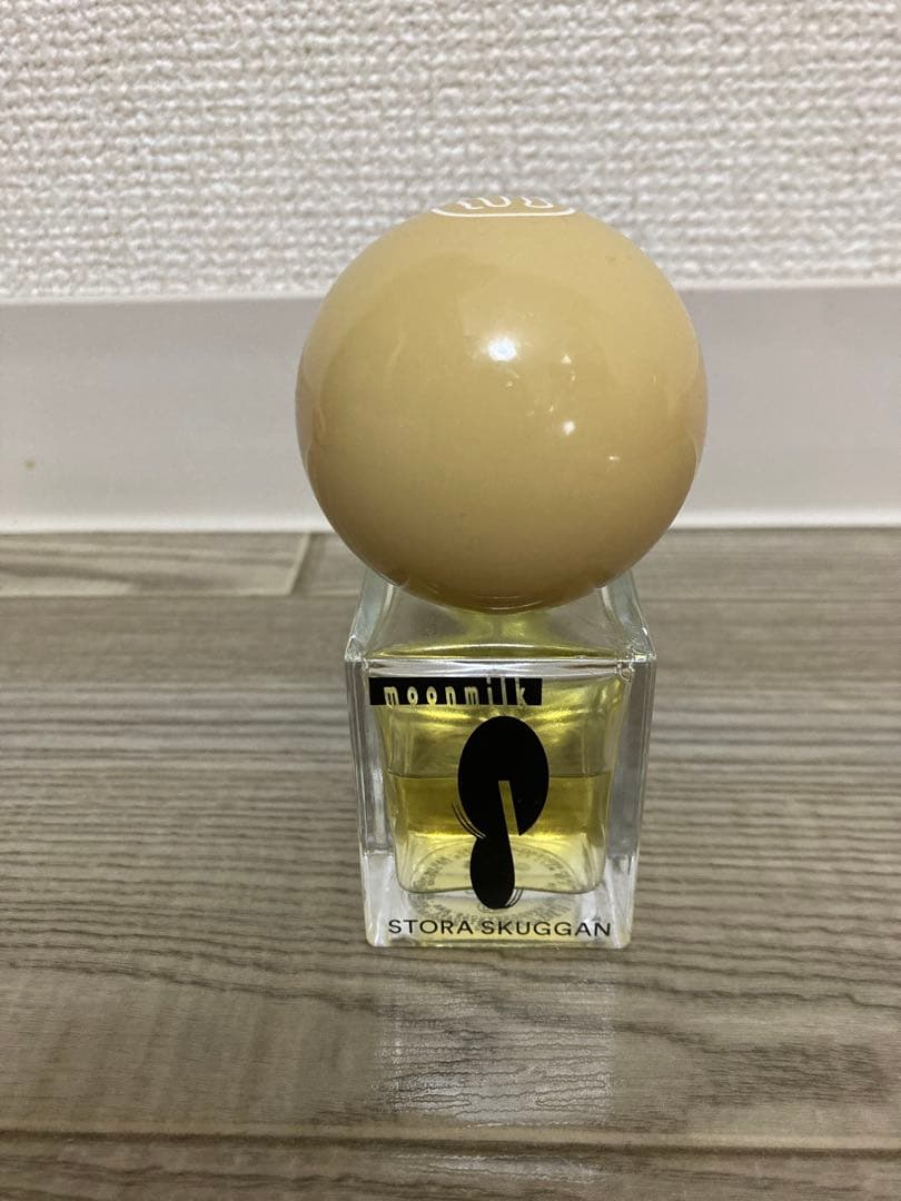 moonmilk Stora Skuggan 香水　ストラスクガン　ムーンミルク