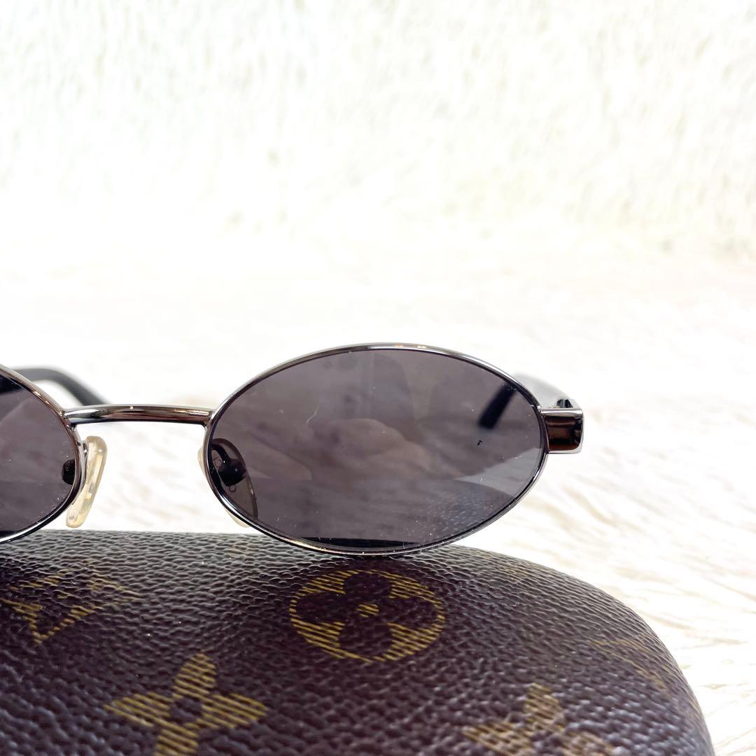 極美品　GUCCI　サングラス　GG1641　ブラックレンズ　シルバーフレーム