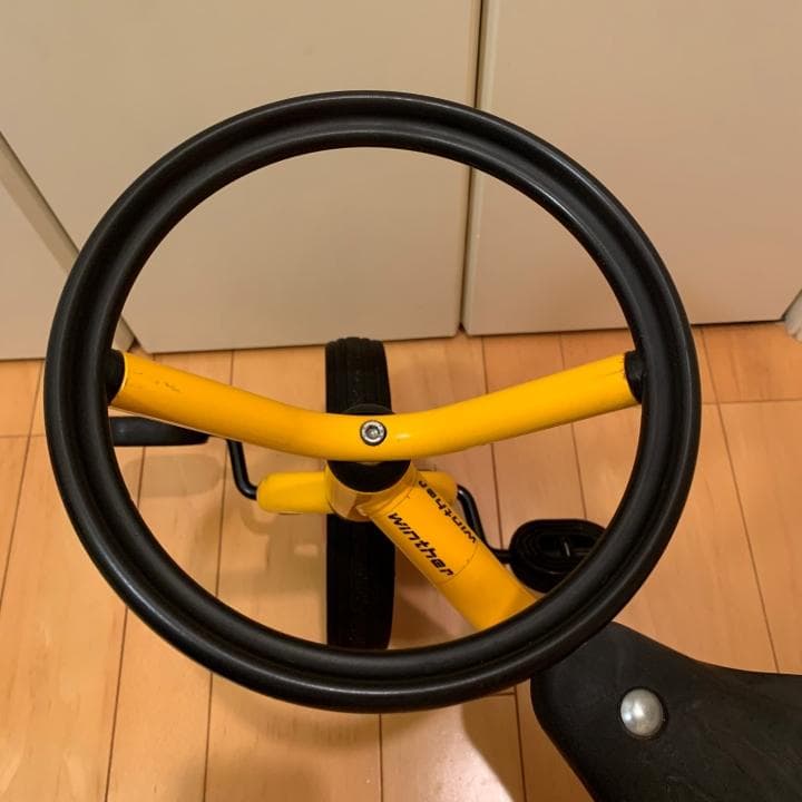 ウインザー　ボーネルンド　丸ハンドル三輪車　黄色