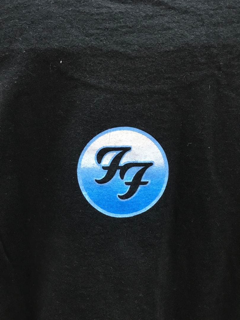 メキシコ製 古着 Foo Fighters 3連ロゴ プリントTシャツ