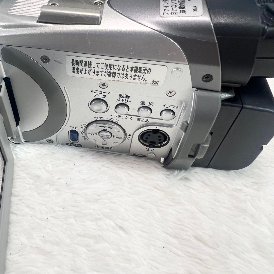 【美品】Victor・JVC　デジタルビデオカメラ　GR-DF590