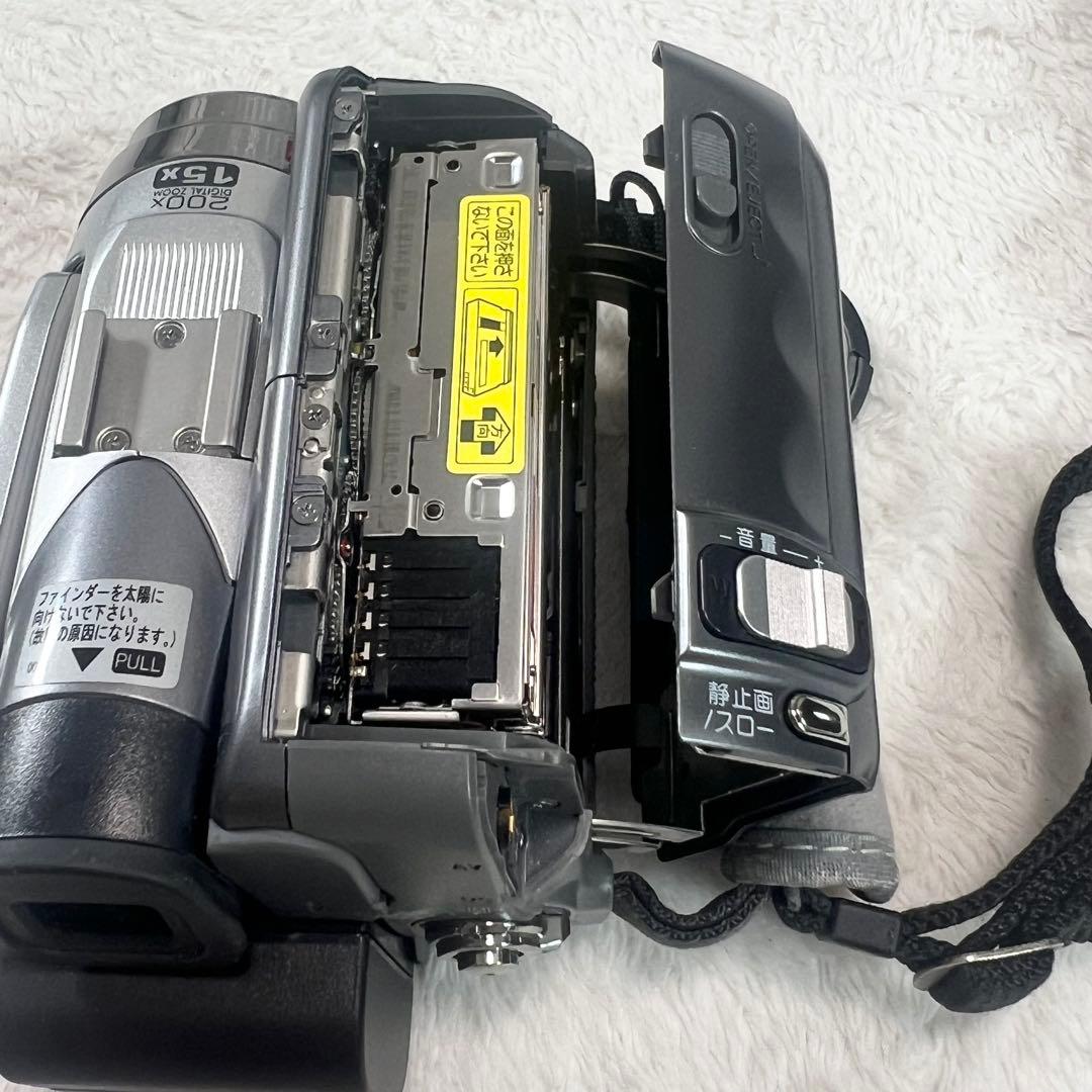 【美品】Victor・JVC　デジタルビデオカメラ　GR-DF590