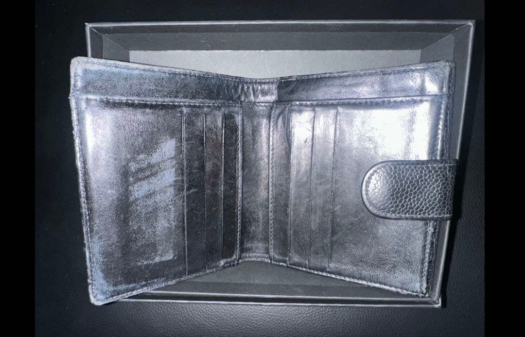 シャネル CHANEL 二つ折り財布 ブラックレザー　黒 正規品
