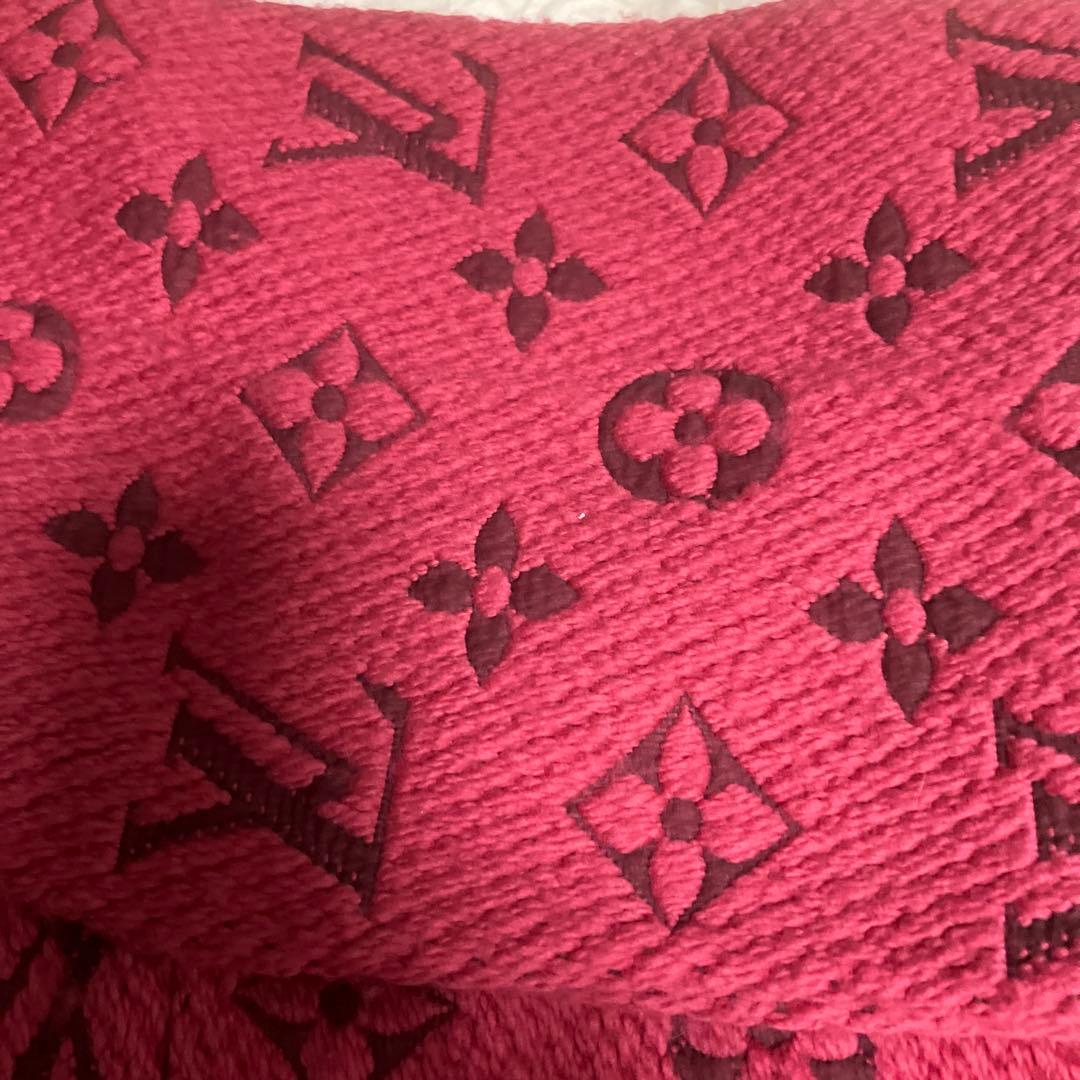LOUIS VUITTON ロゴ入りマフラー ピンク エシャルプロゴマニアルビー
