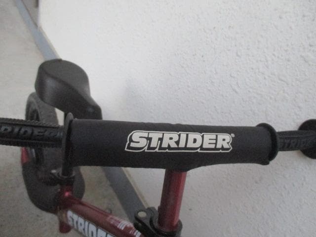 送料無料　ストライダープロ 　STRIDER SPORT レッド　軽量