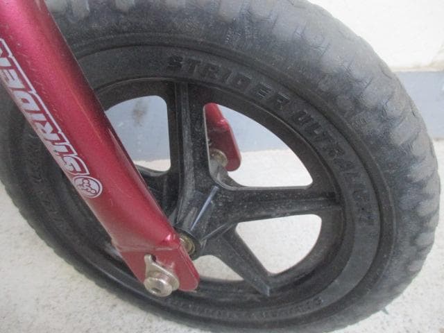 送料無料　ストライダープロ 　STRIDER SPORT レッド　軽量