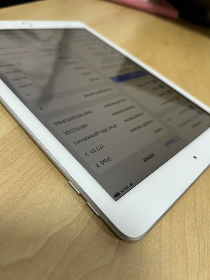 iPad 第6世代 128GB Wi-Fi 箱付属品有 カバー込み　動作確認済