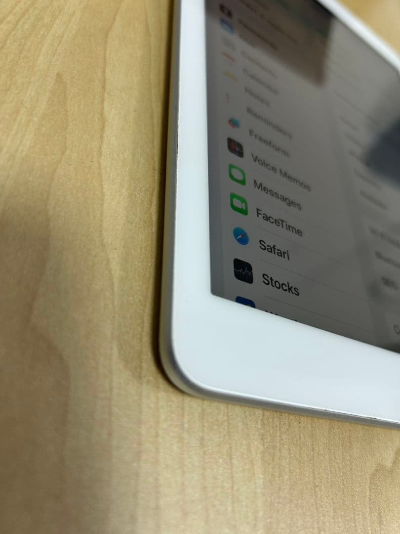 iPad 第6世代 128GB Wi-Fi 箱付属品有 カバー込み　動作確認済