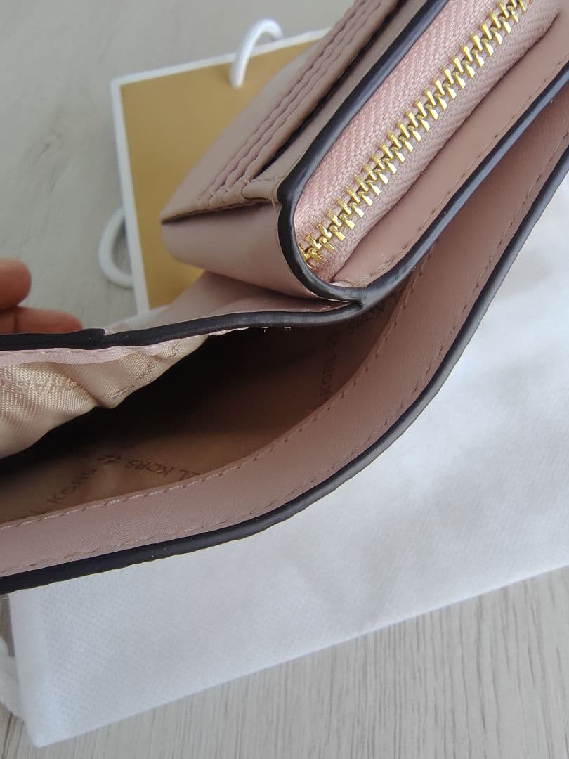 MICHAEL KORS ピンク 二つ折り財布　マイケルコース