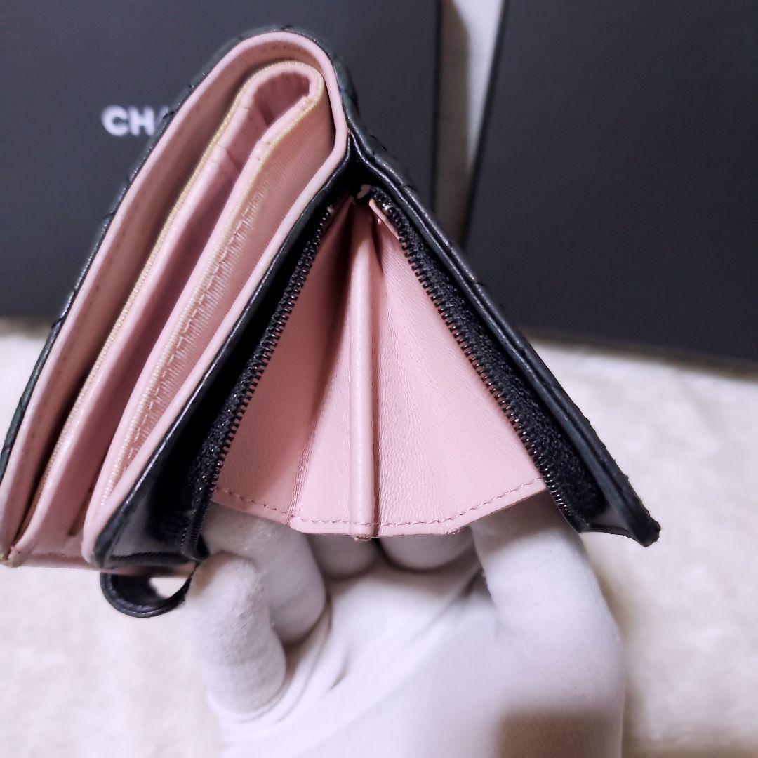 シャネル　CHANEL 財布　二つ折り　折り財布　ピンク