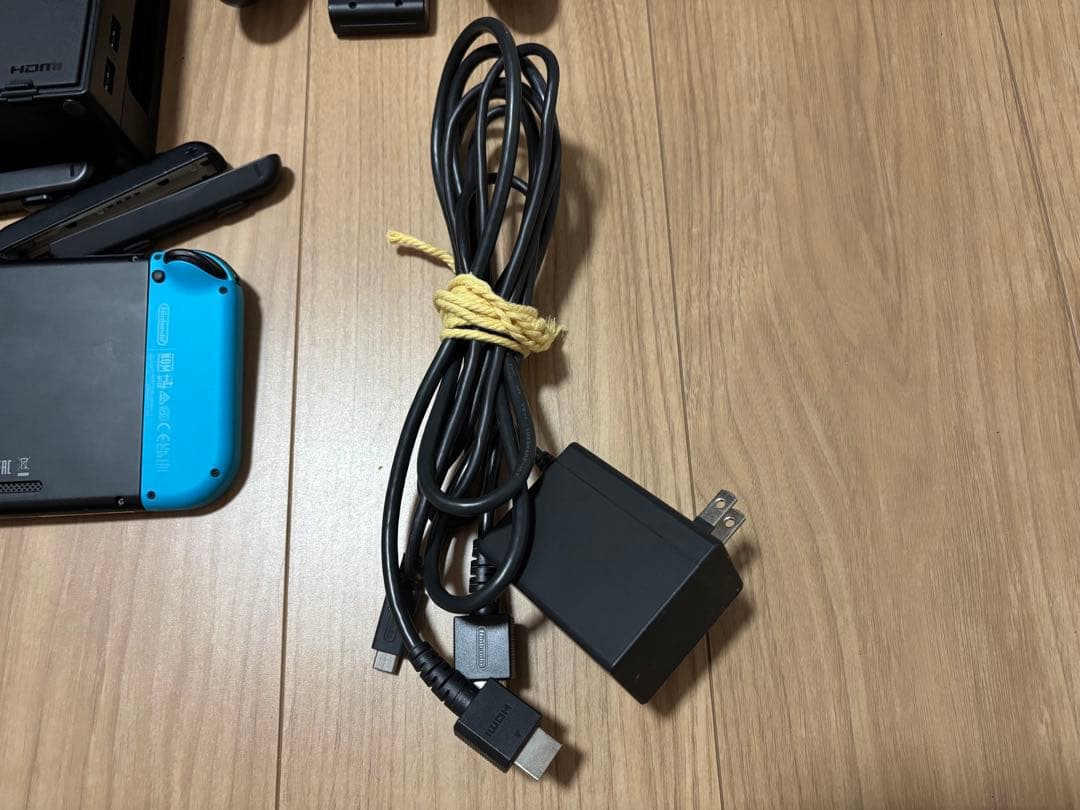 Nintendo Switch 本体 付属品付き　グレー/青